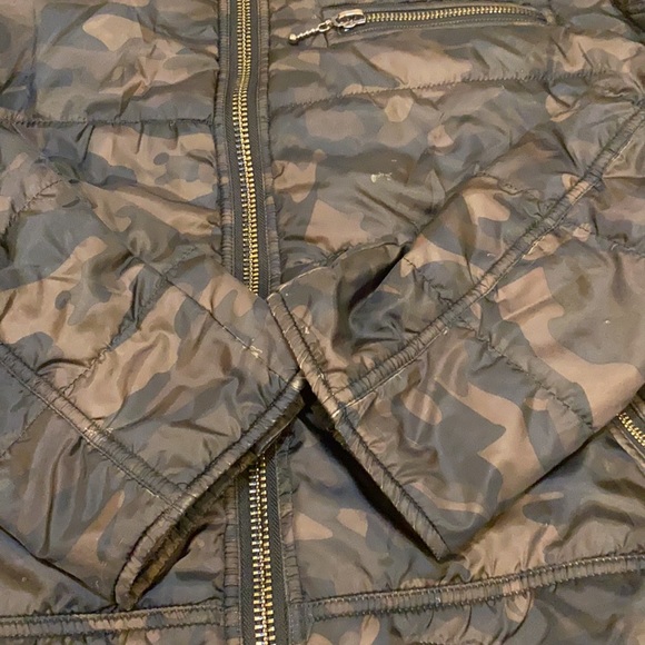 William Rast Camo Puffer Jacket - Picture 15 of 16